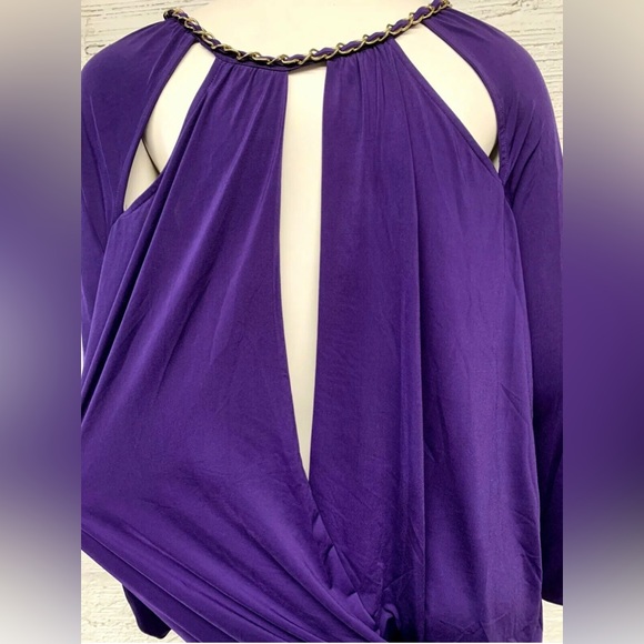 Guess Cut out Top with Gold Chain Accent L - Picture 2 of 12